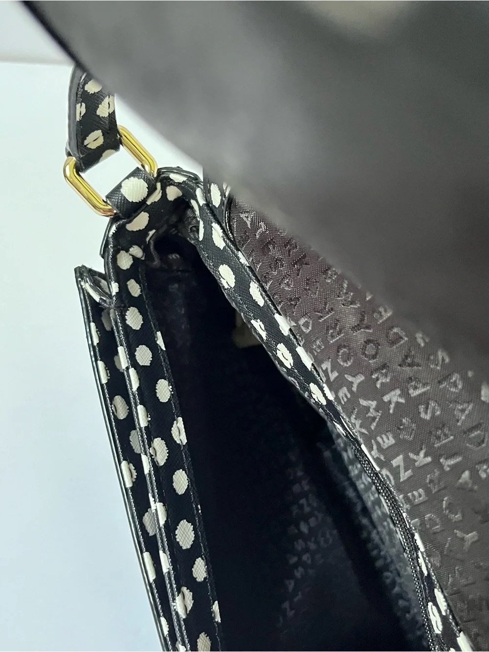 kate spade Black & White Polka Dot Large Laurel Way Carsen handbag EUC